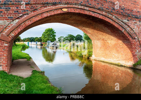 Le canal de Shropshire Union à The Waverton dans Cheshire Banque D'Images