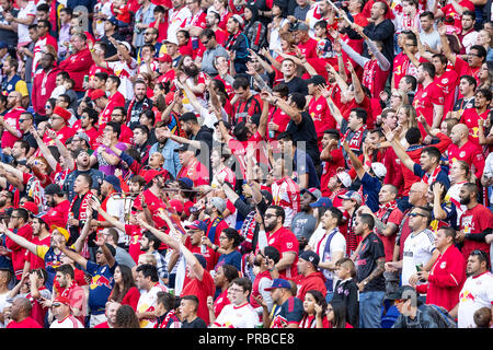 Harrison, United States. Sep 30, 2018. Fans réagit pendant les MLS match entre Atlanta United FC et Red Bulls au Red Bull Arena Red Bulls a gagné 2 - 0 Crédit : Lev Radin/Pacific Press/Alamy Live News Banque D'Images