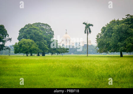 Belle image de Victoria Memorial le de distance, de Moidan, Kolkata , Calcutta, l'ouest du Bengale, en Inde. Un monument historique, en grande buil Banque D'Images