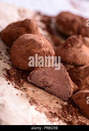 Bonbons au chocolat - truffes belges Banque D'Images