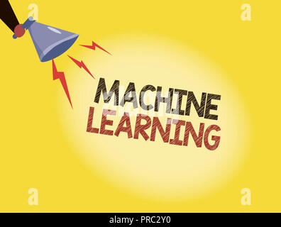 Écrit remarque montrant l'apprentissage automatique. Photo d'entreprise présentant les ordinateurs donnent la capacité à apprendre avec des données. Banque D'Images