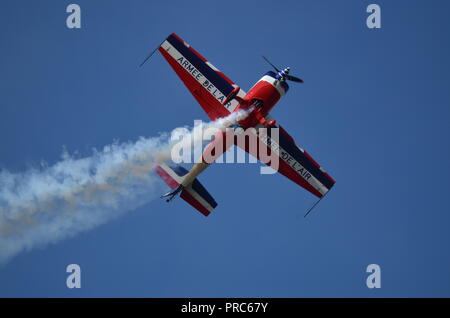 Un supplément de 330 avion de l'armée de l'air de faire une performance à l'air show de Francazal près de Toulouse. Banque D'Images