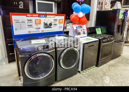 Miami Florida,Home Depot Big-Box,intérieur,shopping shopper shoppers magasins marché marchés achats vente, magasins de détail magasins bu Banque D'Images