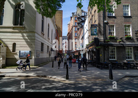 La Queens Larder Pub, Cosmo Place, Bloomsbury, London, UK Banque D'Images