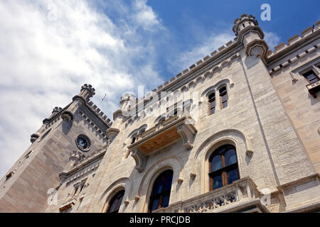 Château de Miramare château du xixe siècle dans le Golfe de Trieste, près de Trieste, au nord-est de l'Italie Banque D'Images