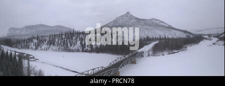 Dempster, Yukon et Territoires du Nord-Ouest), Territoires du Nord-Ouest, Canada, Panorama aérien, Brian Martin RMSF Banque D'Images