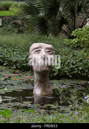 Austin, Texas - 23 septembre 2018 : la sculpture, travail de Shanie Tomassini dans Umlauf Sculpture Garden, Austin, Texas Banque D'Images