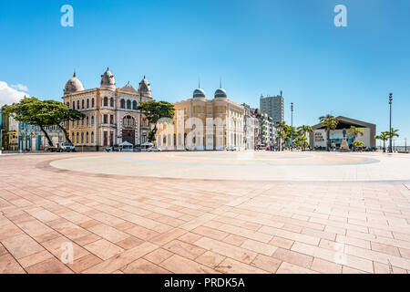 Recife, Pernambuco, Brésil - Jun, 2018 : vue panoramique de l'architecture au Marco zéro (Ground Zero) Square à ancient quartier de Recife avec des bâtiments da Banque D'Images