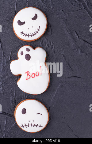 Frontière d'Halloween blanc gingerbread cookies. Banque D'Images