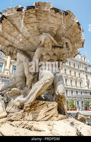 Fontana dei Triwa sur la Piazza Vittorio Veneto à Trieste, Italie Banque D'Images