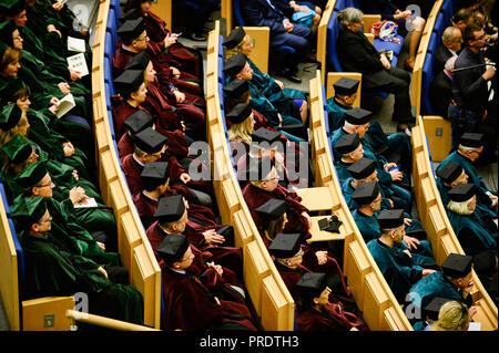 Cracovie, Pologne. 1 octobre, 2018. Les professeurs sont vus au cours de la cérémonie d'ouverture de la 655th ouverture de l'année académique à l'Auditorium Maximum. Fondée en 1364, l'Université Jagellonne est la plus ancienne université en Pologne, la deuxième plus ancienne université d'Europe centrale, et l'une des plus anciennes universités du monde. Credit : Omar Marques/SOPA Images/ZUMA/Alamy Fil Live News Banque D'Images