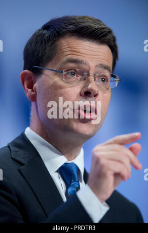 Birmingham, UK. 1er octobre 2018. James Brokenshire, Secrétaire d'État chargé du logement, des communautés et du gouvernement local et ancien député conservateur de Bexley et Balham, prend la parole à la conférence du parti conservateur à Birmingham. © Russell Hart/Alamy Live News. Banque D'Images