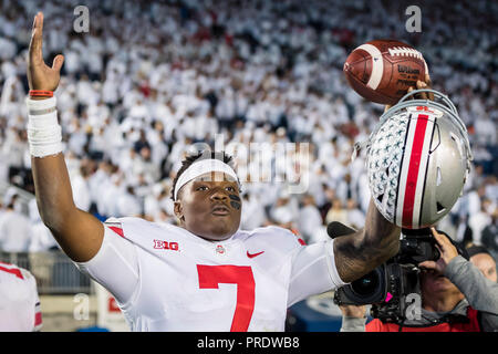 University Park, Pennsylvania, USA. Sep 29, 2018. Ohio State Buckeyes quarterback Dwayne Haskins (7) célèbre après la NCAA football match entre l'Ohio State Buckeyes et la Penn State Nittany Lions au stade Beaver. Crédit : Scott/Taetsch ZUMA Wire/Alamy Live News Banque D'Images