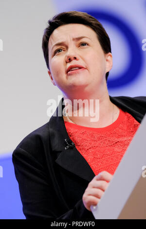 Birmingham, UK. 1 octobre 2018. Ruth Davidson, chef du parti conservateur à conservateurs écossais conférence le lundi 1 octobre 2018 tenue à ICC Birmingham Birmingham , . Sur la photo : Ruth Davidson, chef de la conférence des conservateurs écossais, des adresses dans la session nommée 'opportunité pour les générations futures" sur l'après-midi du jour 2. Photo par Julie Edwards. Credit : Julie Edwards/Alamy Live News Banque D'Images