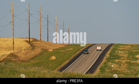 Fortuna, Dakota du Nord, USA. Sep 8, 2018. Peu de circulation des véhicules le long de la route 5 Dakota du Nord, à l'Est de Fortuna, N.D. Credit : Bayne Stanley/ZUMA/Alamy Fil Live News Banque D'Images