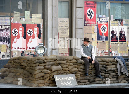 Prague, République tchèque. 27 Sep, 2018. La place Senovazne à Prague, en République tchèque, est prêt pour le tir de 'Resistance' film, le 27 septembre 2018. Le film est réalisé par Jonathan Jakubowicz. Credit : Katerina Sulova/CTK Photo/Alamy Live News Banque D'Images