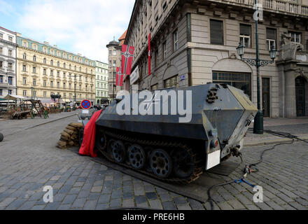 Prague, République tchèque. 27 Sep, 2018. La place Senovazne à Prague, en République tchèque, est prêt pour le tir de 'Resistance' film, le 27 septembre 2018. Le film est réalisé par Jonathan Jakubowicz. Credit : Katerina Sulova/CTK Photo/Alamy Live News Banque D'Images