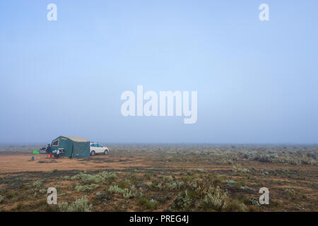 Camping à plaine du Nullarbor Australie Occidentale Banque D'Images