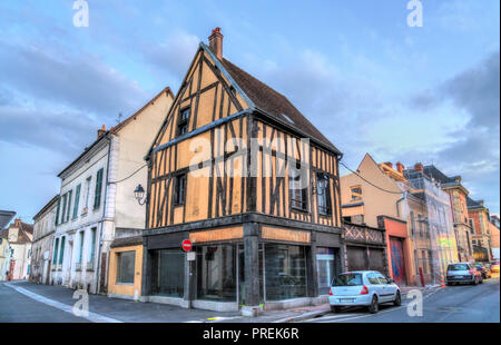 Maisons à colombages traditionnelles à Dreux, France Banque D'Images