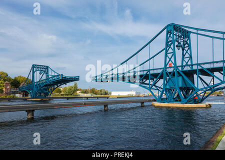 Le Kaiser Wilhelm Bridge à Wilhelmshaven, en Allemagne, au cours de l'opération d'ouverture Banque D'Images