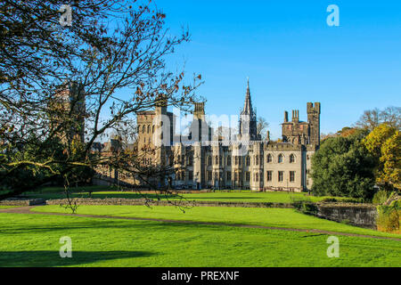 Le Château de Cardiff, Pays de Galles, UK dans le soleil d'automne Banque D'Images