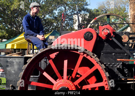 La conduite australienne retro petite locomotive à vapeur pour montrer les gens d'affaires de garden park de St John's Anglican Church le 28 mai 2016 à Perth Banque D'Images