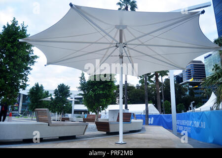 Passerelle pour les personnes et les voyageurs australiens étranger balades rendez visite au monument Spanda Elizabeth Quay le 29 mai 2016 à Perth, Australie Banque D'Images