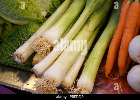 Un marché aux légumes au Portugal propose des fruits et légumes colorés Banque D'Images