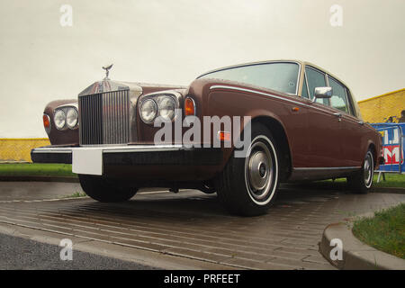 VILNIUS, LITUANIE-Août 20, 2017 : 1979 Rolls-Royce Silver Shadow II à les rues de la ville. Banque D'Images