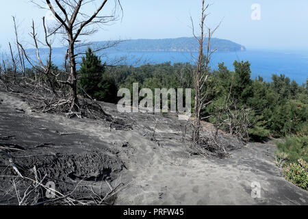 L'Île de Krakatoa (Anak Krakatau) dans la caldeira, Krakatoa situé entre Sumatra et Java, Indonésie Banque D'Images