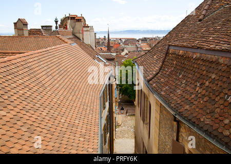 Vue en hauteur de Neuchâtel, capitale francophone du canton suisse de Neuchâtel. Suisse. Banque D'Images