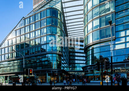 Le Cardinal Place Shopping Mall, Victoria Street, London, UK Banque D'Images