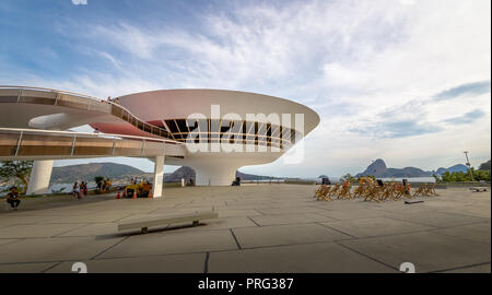 Musée d'Art Contemporain de Niterói (MAC) - Niteroi, Rio de Janeiro, Brésil Banque D'Images