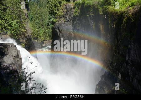 Elk Falls, Campbell River, Vancouver Island Banque D'Images