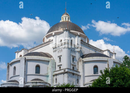 Catedral Basilica Nuestra Senora de los Milagros (Cathédrale Basilique Notre Dame des Miracles), l'église catholique dans Caacupe, Cordillera, Paraguay Banque D'Images