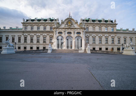 Schloss Belvedere est un ensemble de palais de style baroque situé à Vienne. Le palais fut construit en 1723 et a été conçu par Johann Lukas von Hildebrandt comprend : Atmosphère Où : Vienne, Autriche Quand : 01 Sep 2018 Crédit : Oscar Gonzalez/WENN.com Banque D'Images