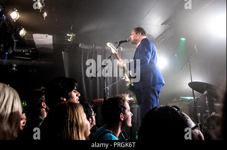 Londres, Royaume-Uni. 1er octobre 2018. Mini Mansions jouer live à Hoxton square Bar and Kitchen, Londres, Royaume-Uni. Credit : Nikki Courtnage/Alamy Live News. Banque D'Images