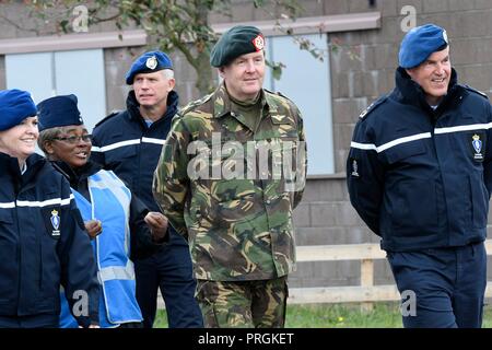 Zoutkamp, Pays-Bas. 09Th Oct, 2018. Le roi Willem-Alexander des Pays-Bas à la Willem Lodewijk van Nassaukazerne à Zoutkamp, le 02 octobre 2018, pour une workvisit aux Services de police de l'UE (formation EUPST Crédit : Albert Nieboer/ Pays-Bas OUT/Point de vue OUT |/dpa/Alamy Live News Banque D'Images