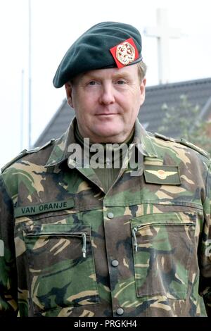 Zoutkamp, Pays-Bas. 09Th Oct, 2018. Le roi Willem-Alexander des Pays-Bas à la Willem Lodewijk van Nassaukazerne à Zoutkamp, le 02 octobre 2018, pour une workvisit aux Services de police de l'UE (formation EUPST Crédit : Albert Nieboer/ Pays-Bas OUT/Point de vue OUT |/dpa/Alamy Live News Banque D'Images
