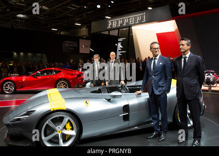 Paris, France. 2 octobre, 2018. Mondial de l'Automobile de Paris 2018 a ouvert ses portes à la presse le 2 octobre. Principaux constructeurs automobiles ont donné les organisateurs de presse pour dévoiler la dernière de nouveaux produits. Credit : Paul-Marie Guyon/Alamy Live News Banque D'Images