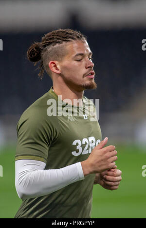 Hull, Royaume-Uni. 2 octobre 2018, KCOM Stadium, Hull, Angleterre ; Sky Bet Championship, Hull City v Leeds Utd ; Kalvin Phillips (23) de Leeds Utd Crédit : Craig Milner/News Images images Ligue de football anglais sont soumis à licence DataCo Crédit : News Images /Alamy Live News Banque D'Images