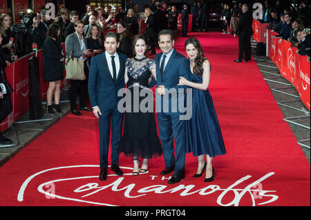Londres, Royaume-Uni. 2 octobre 2018. Cast de 'La Merveilleuse Mme Maisel" (L-R) Michael Zegen, Rachel Brosnahan, Tony Shalhoub et Marin Hinkle assister à la première mondiale de 'les Romanov" au cinéma Curzon Mayfair à Londres. Credit : Wiktor Szymanowicz/Alamy Live News Banque D'Images