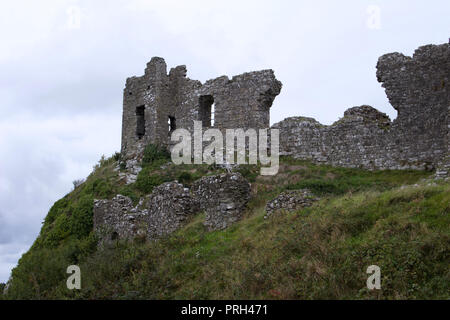 Vue de près des ruines du château médiéval, dans le comté de Carlow, Irlande (Rocher de Dunamase) Banque D'Images