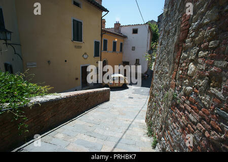 Rues de Montepulciano, province de Sienne, Toscane, Italie Banque D'Images