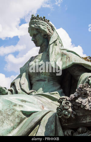 La statue de la Reine Elisabeth (Sissi) Habsburg impératrice et reine de Hongrie à Budapest, Hongrie l'Europe de l'Est. Banque D'Images