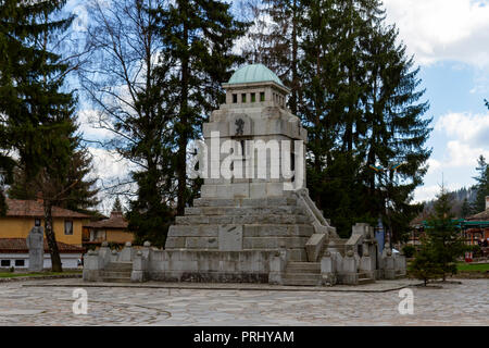 L'ossuaire Mémorial du 20 avril (1876) le logement les os de ceux qui sont morts dans l'Insurrection d'avril, Koprivshtitsa, Centre de la Bulgarie. Banque D'Images
