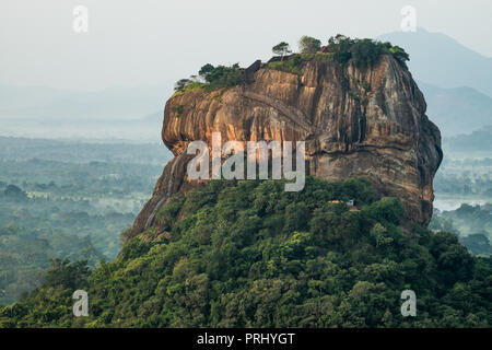 Rocher de Sigiriya, photo prise de Pidurangala Rock Banque D'Images