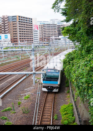 Tokyo, Japon - 10 septembre 2018 : vue sur Tokyo train depuis un pont à Ueno, Tokyo, Japon. Banque D'Images