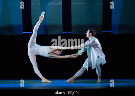 Les danseurs se produisent « Ignite » lors de la séance photo de Fire & Fury du Birmingham Ballet au Birmingham Royal Ballet, Thorp Street, Birmingham. Banque D'Images