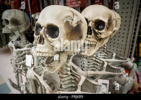 Halloween des marchandises à KMart store à New York, le vendredi 28 septembre, 2018. (© Richard B. Levine) Banque D'Images